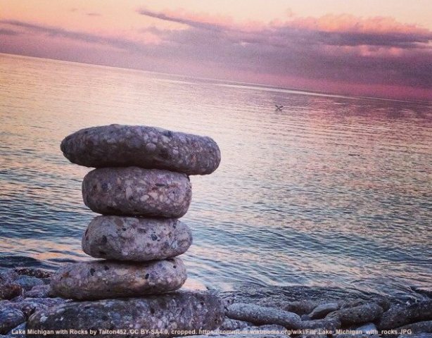 Lake Michigan with Rocks by Talton452, CC BY-SA 4.0 (cropped). https://commons.wikimedia.org/wiki/File:Lake_Michigan_with_rocks.JPG