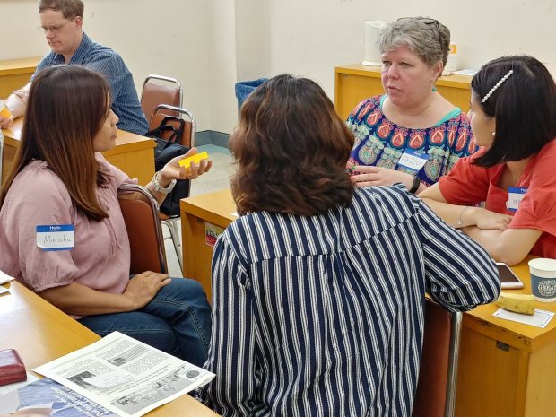 Gwangju-Jeonnam Chapter meetings are full of discussion.