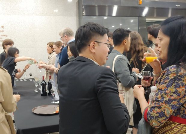 Attendees enjoying the KOTESOL2023 Membership Social
