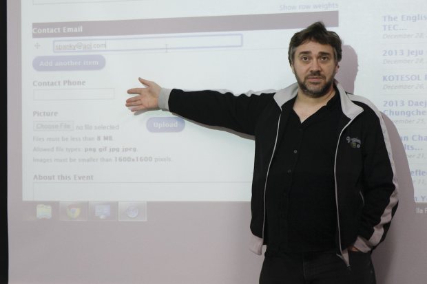 Sean leads KOTESOL webmasters through training