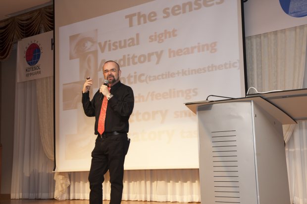 Marc Helgesen Plenary (photo by Jeroen Root for KOTESOL)